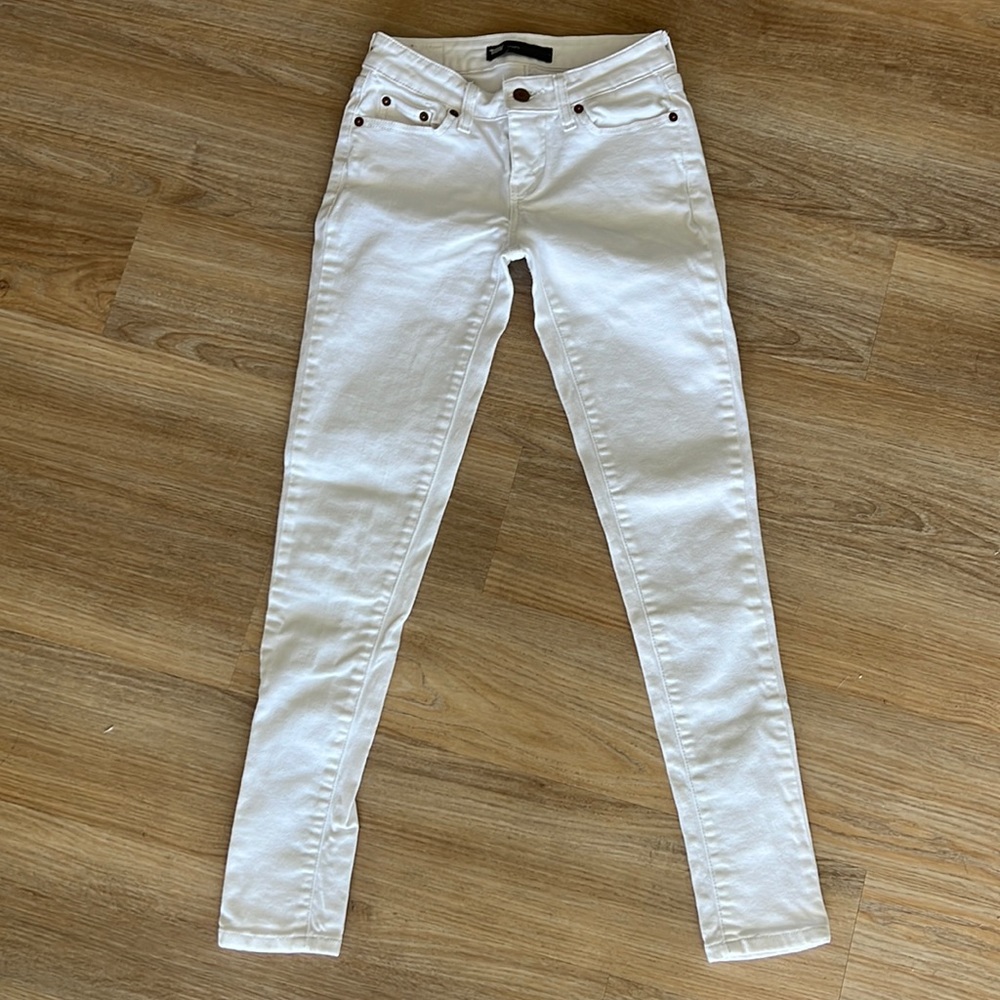 Levi’s Jeans Leggings: White color, great condition.